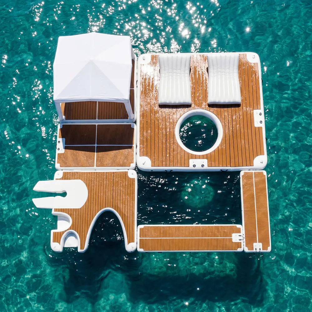Wave Club — close-up detail