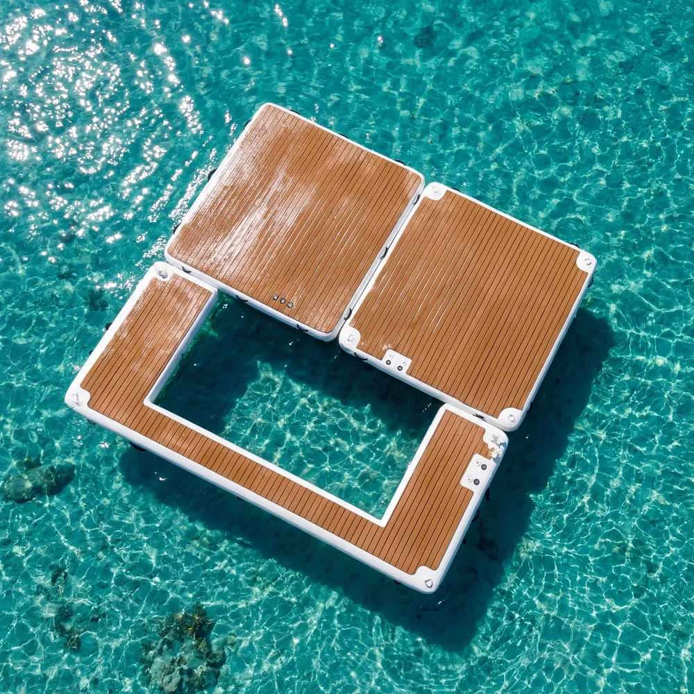 Breeze Club — close-up detail